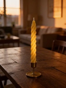 Kroucená svíčka ze včelího vosku (20 cm)